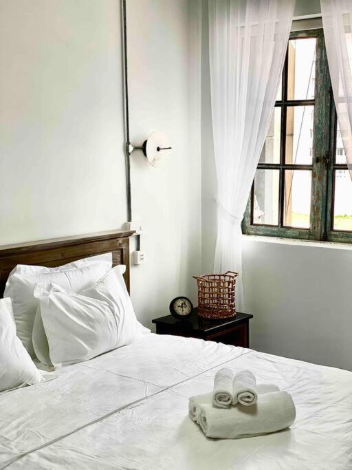 Căn hộ Le Bijou Chic In The Heart Of Saigon Charm With View TP. Hồ Chí Minh